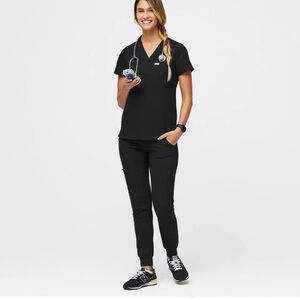 FIGS black scrub set joggers